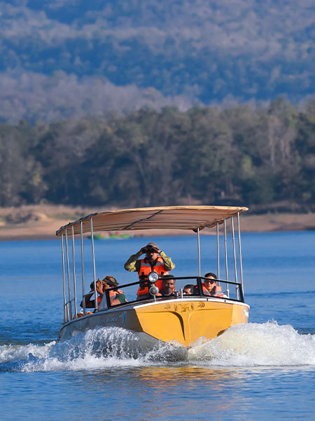 Boat Safari in Satpura National Park