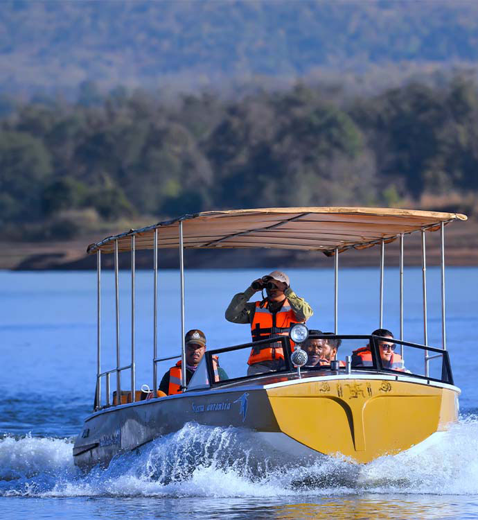 boat safari in madhai