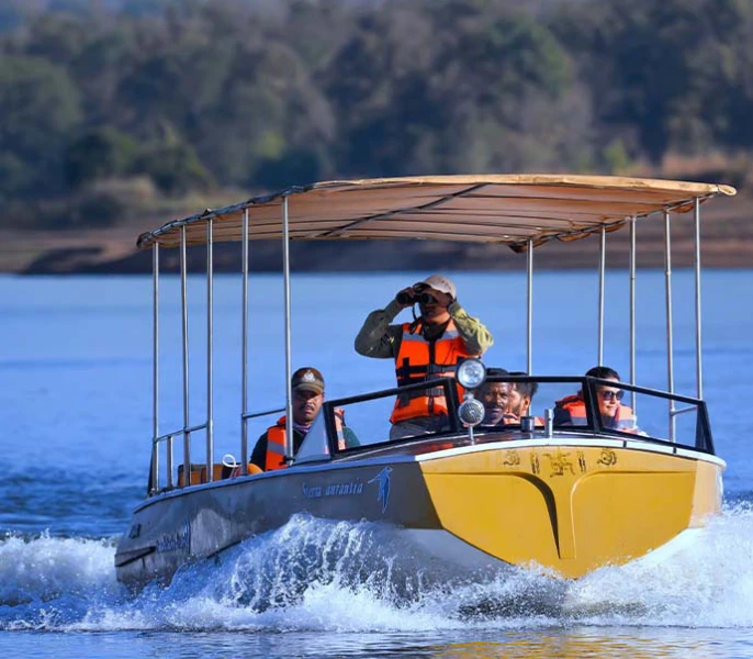 Boat Safari in Satpura National Park