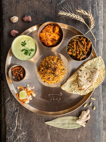 Purani Dilli Thali served in Kansa Thali at Denwa Backwater Escape