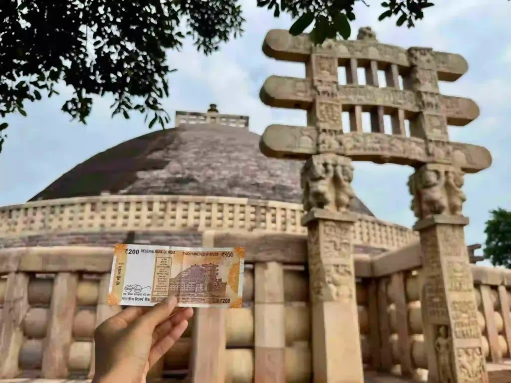 Sanchi This heritage monument is featured on Indian Rupees Rs. 200 note
