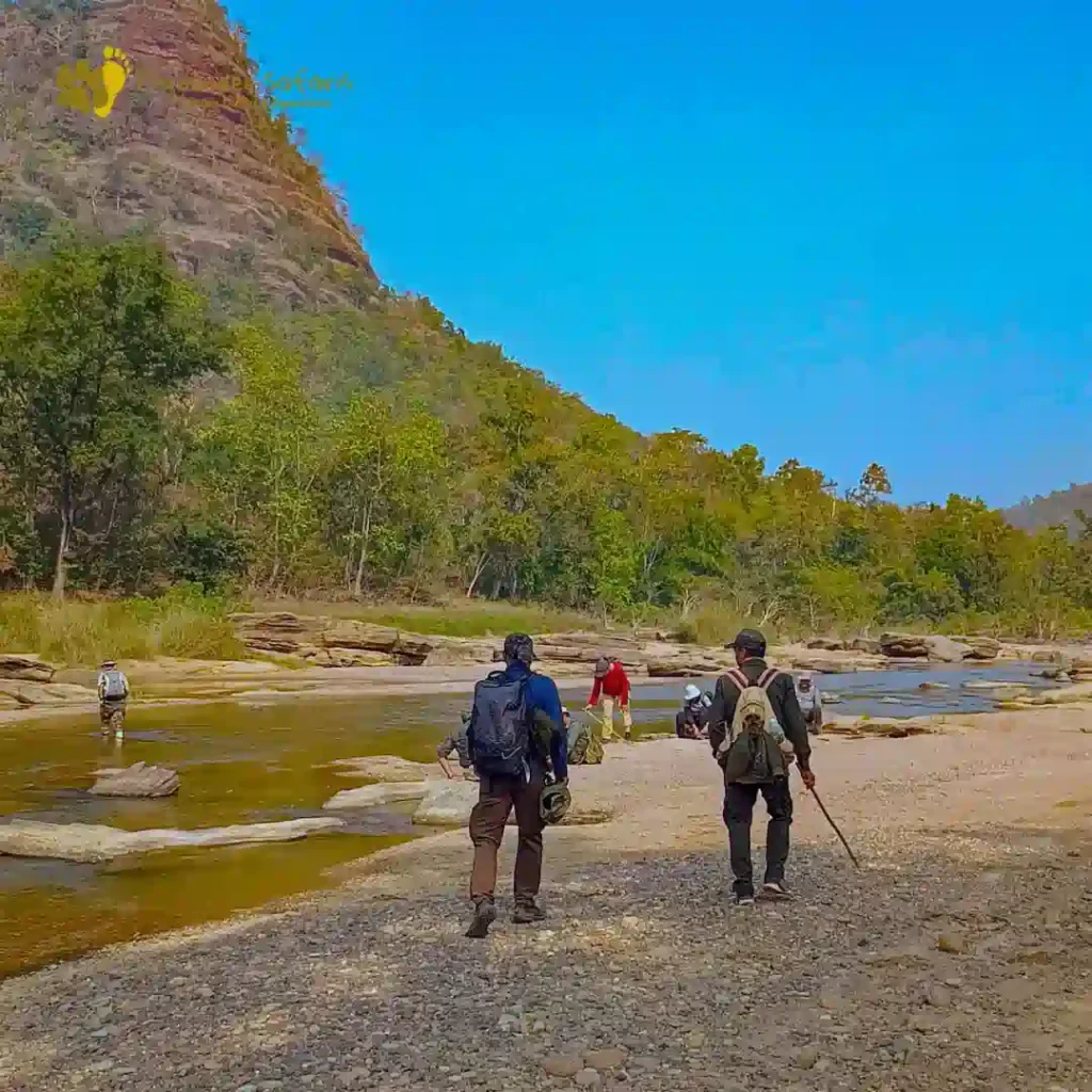 Satpura tiger reserve river side trekking views